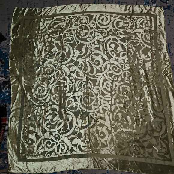 Givenchy scarf Silk 41x43 inches - Picture 5 of 11